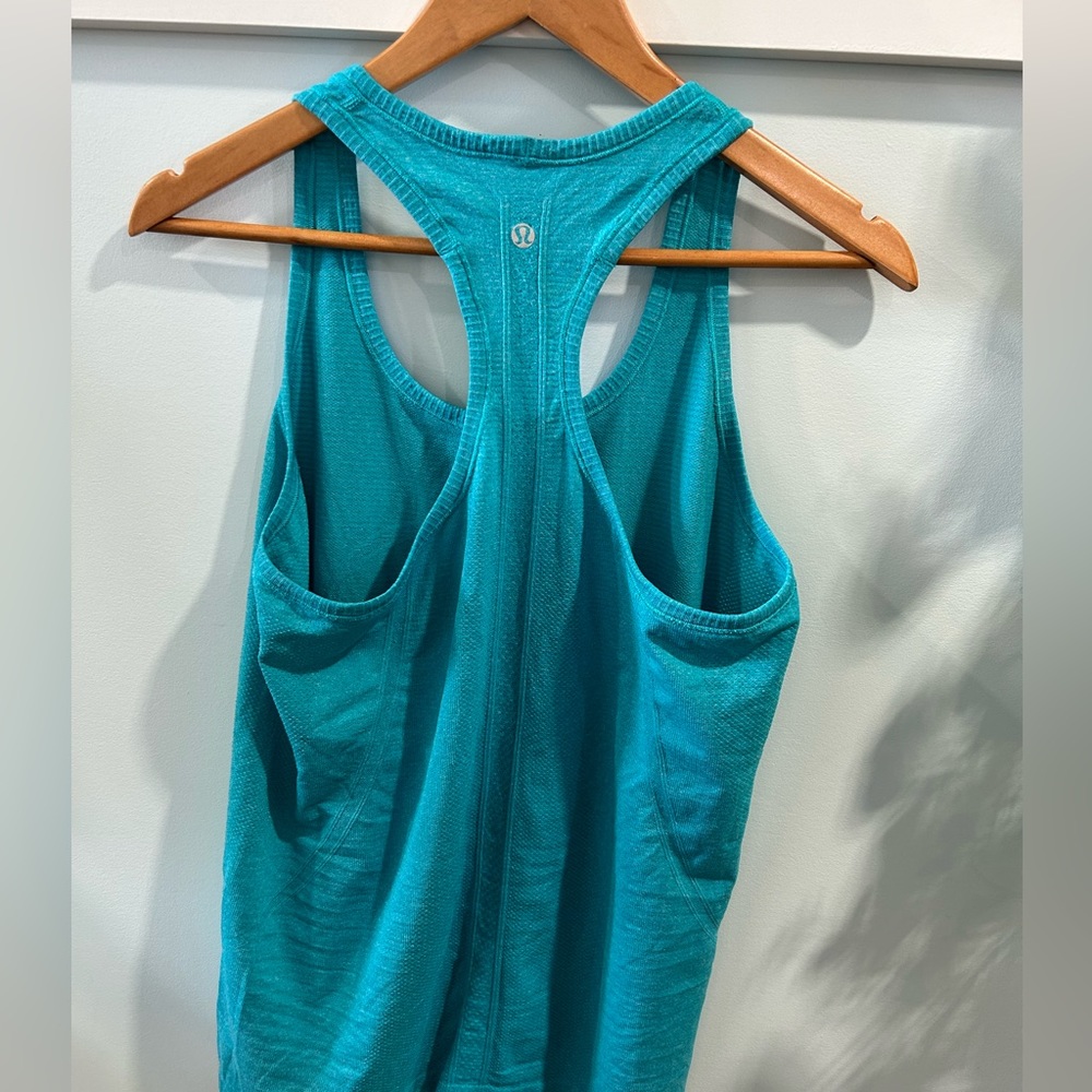 Lululemon tank